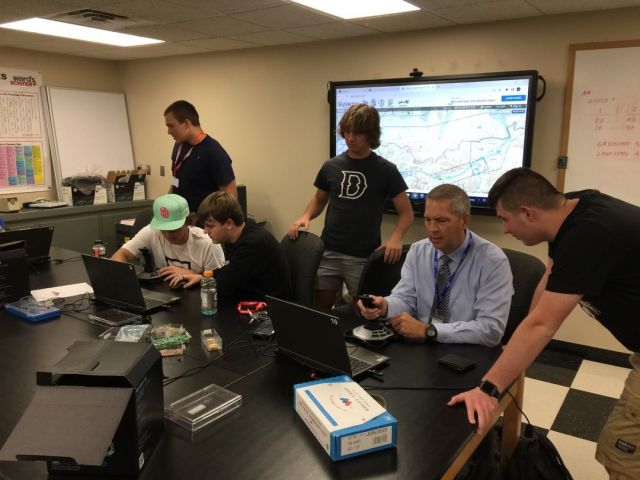 Pre-Engineering students invited staff to fly a Cessna 172p aircraft on their flight simulation software and Superintendent Kent Burris took them up on that offer.
#centraltechedu #centraltechPreEngineering